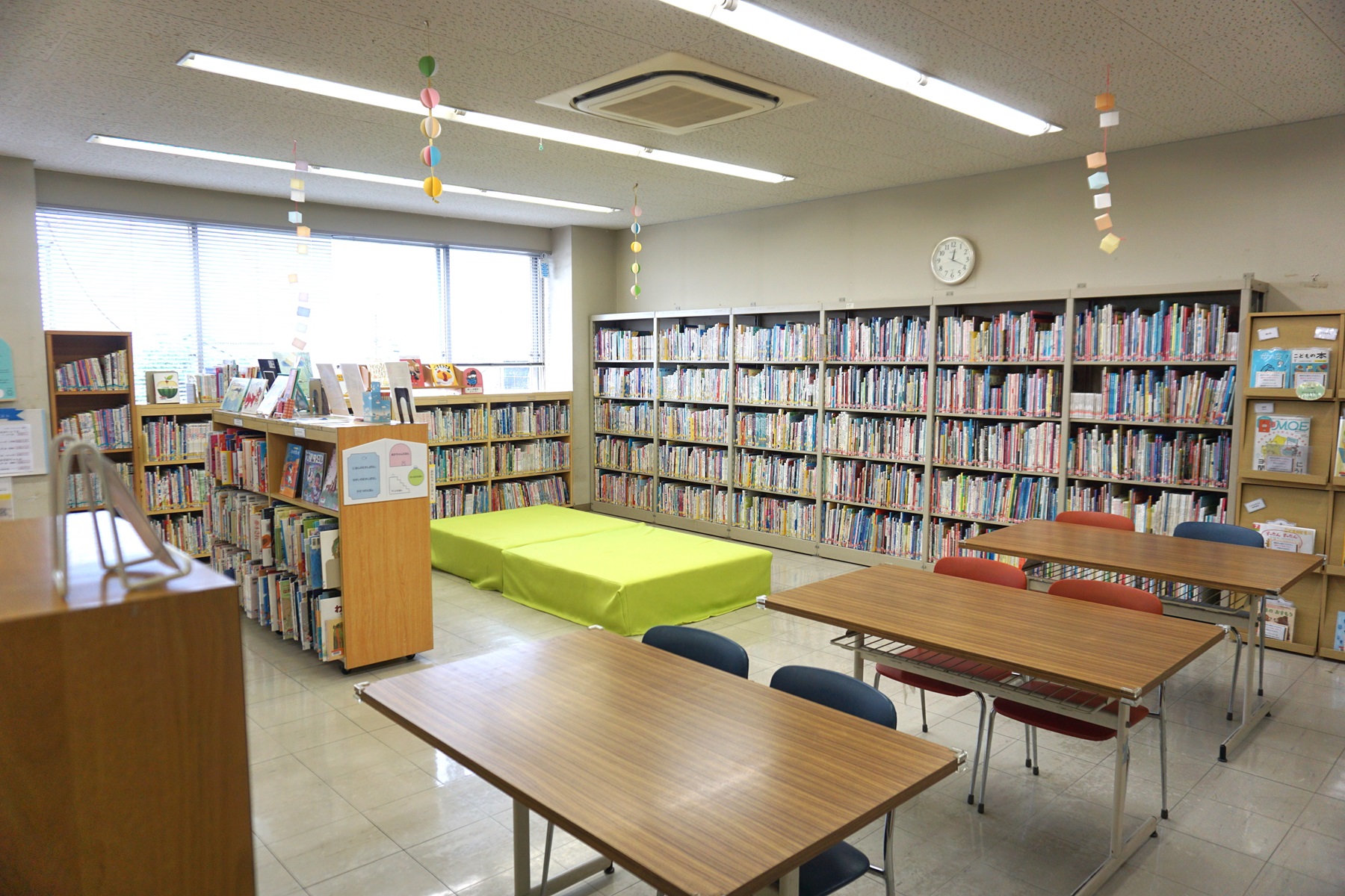 児童書コーナー