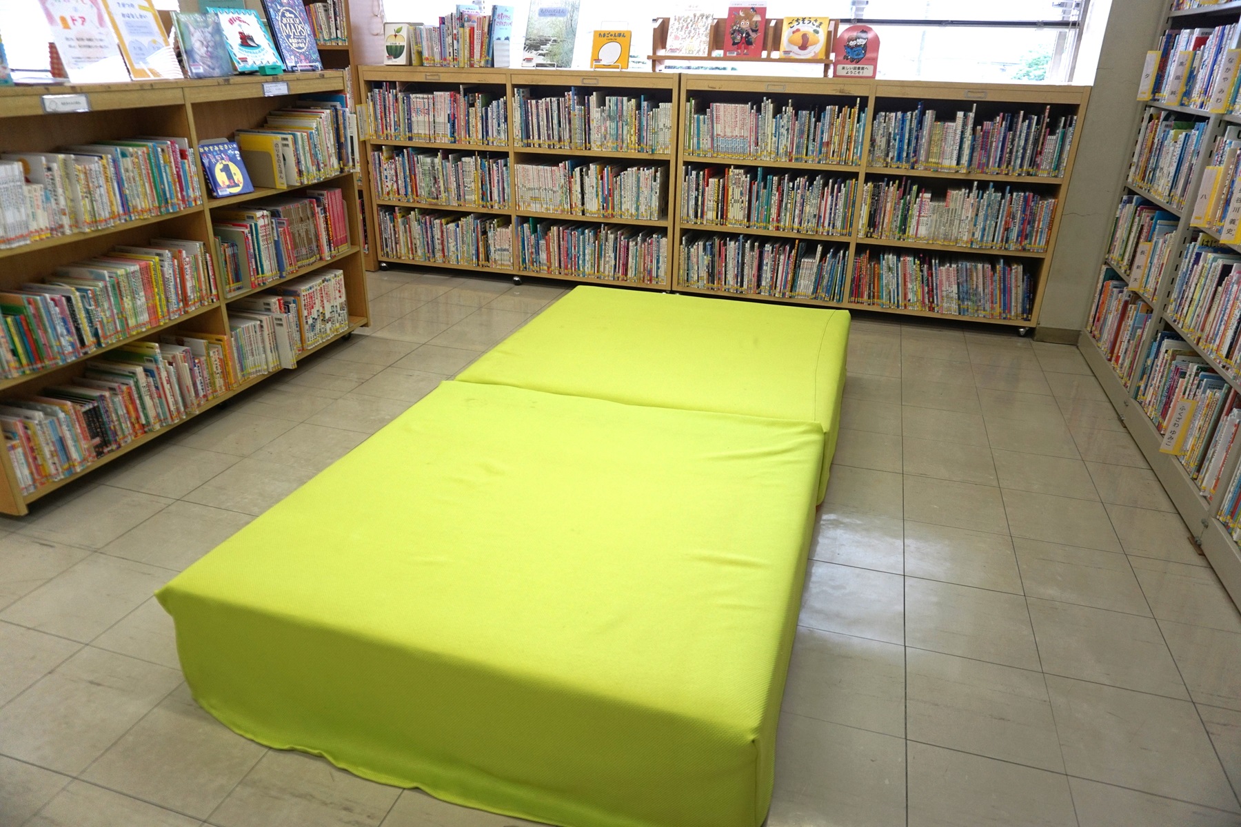 児童書コーナー