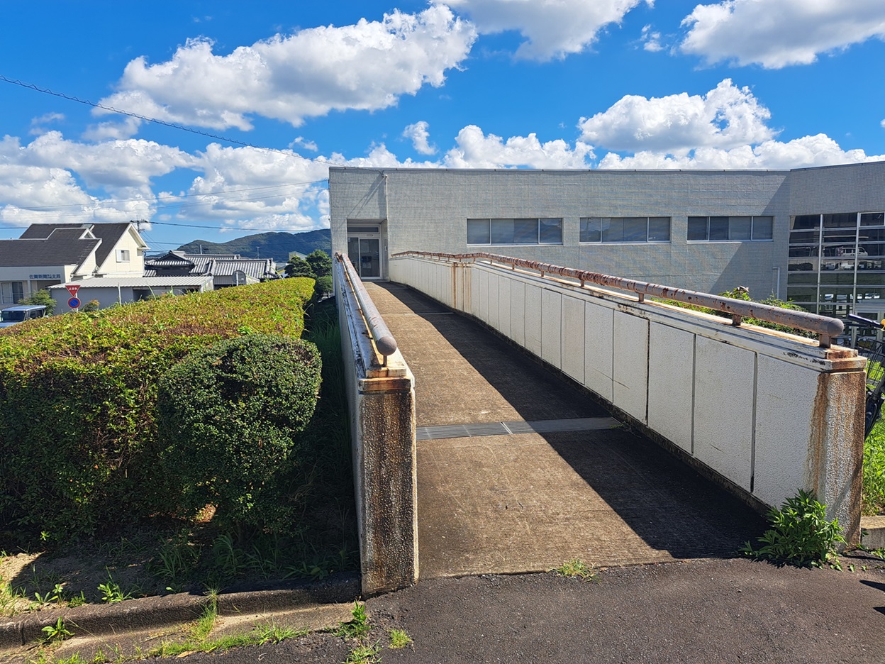 多久市立図書館