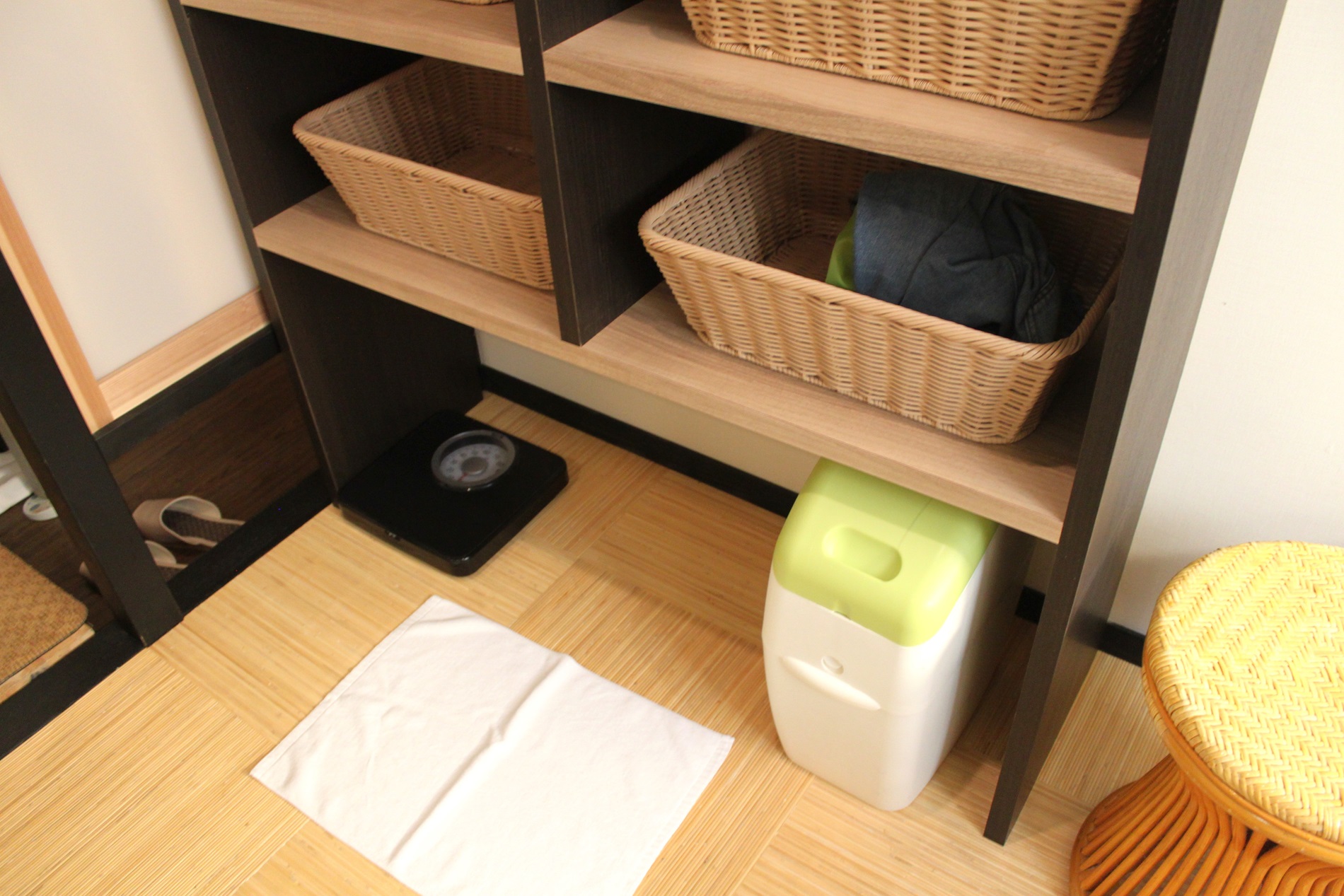 女性用大浴場におむつ用ごみ箱あります