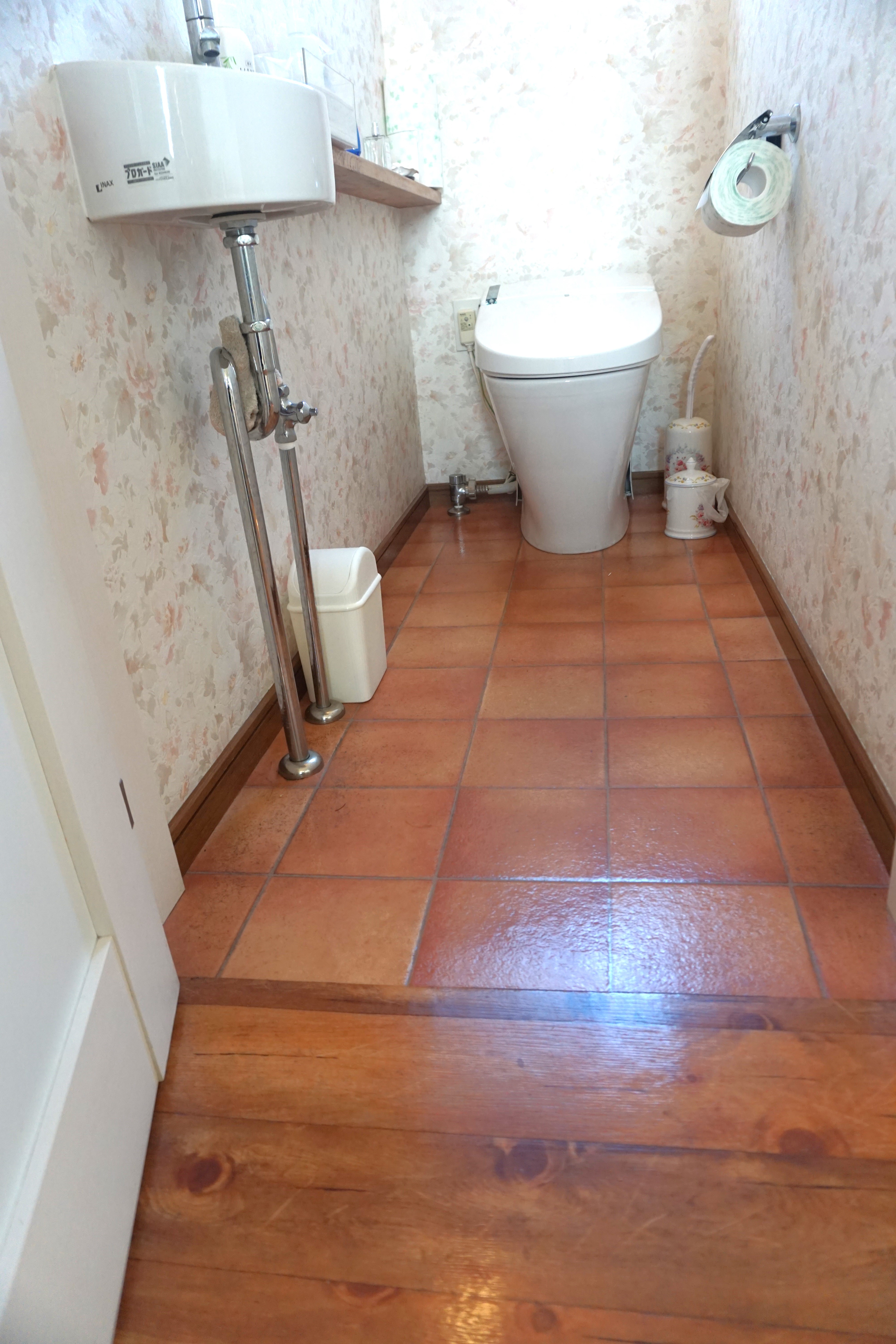 トイレ出入口はフラットです