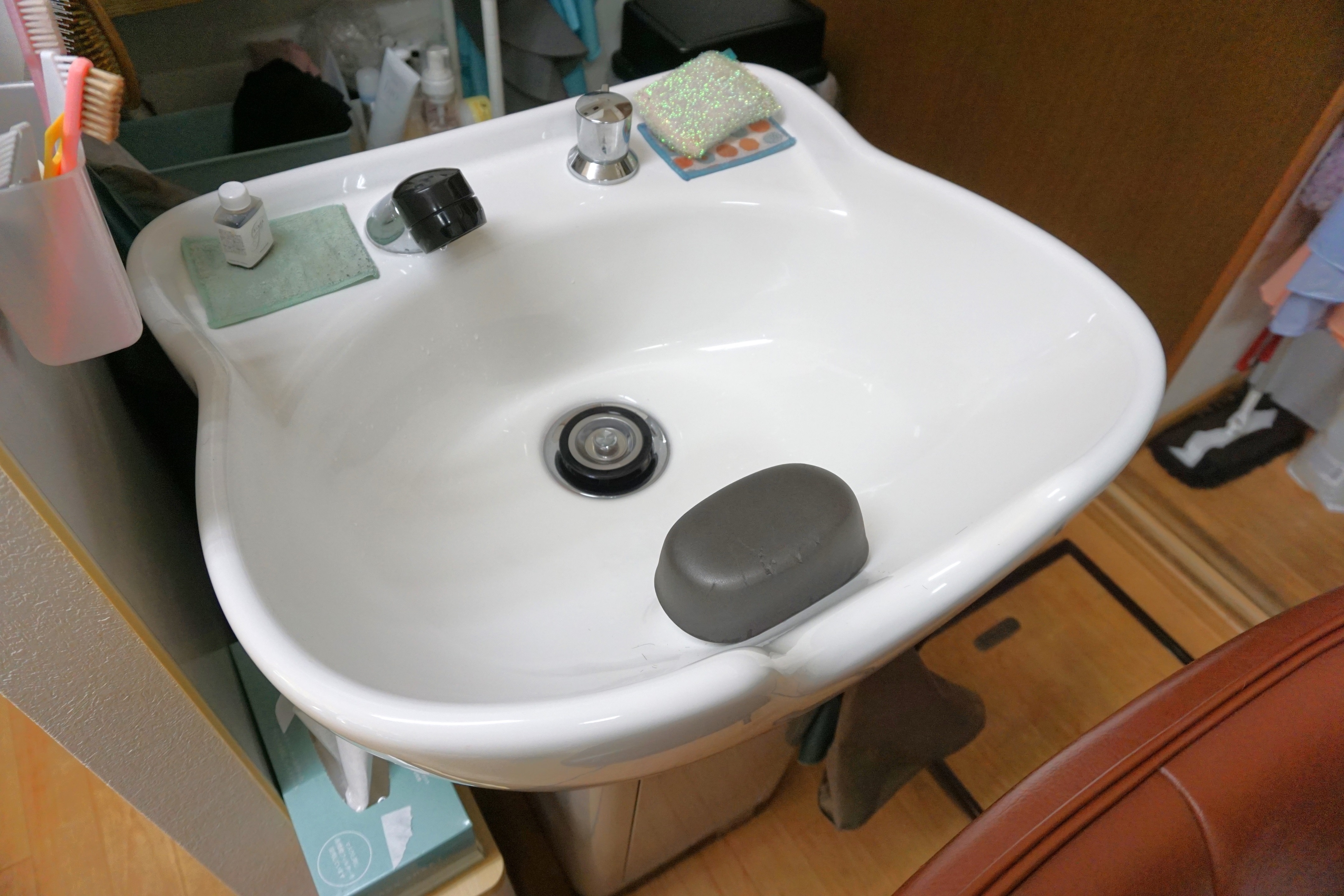 シャンプー台は頭をしっかり支えるので首が痛くなりにくいです