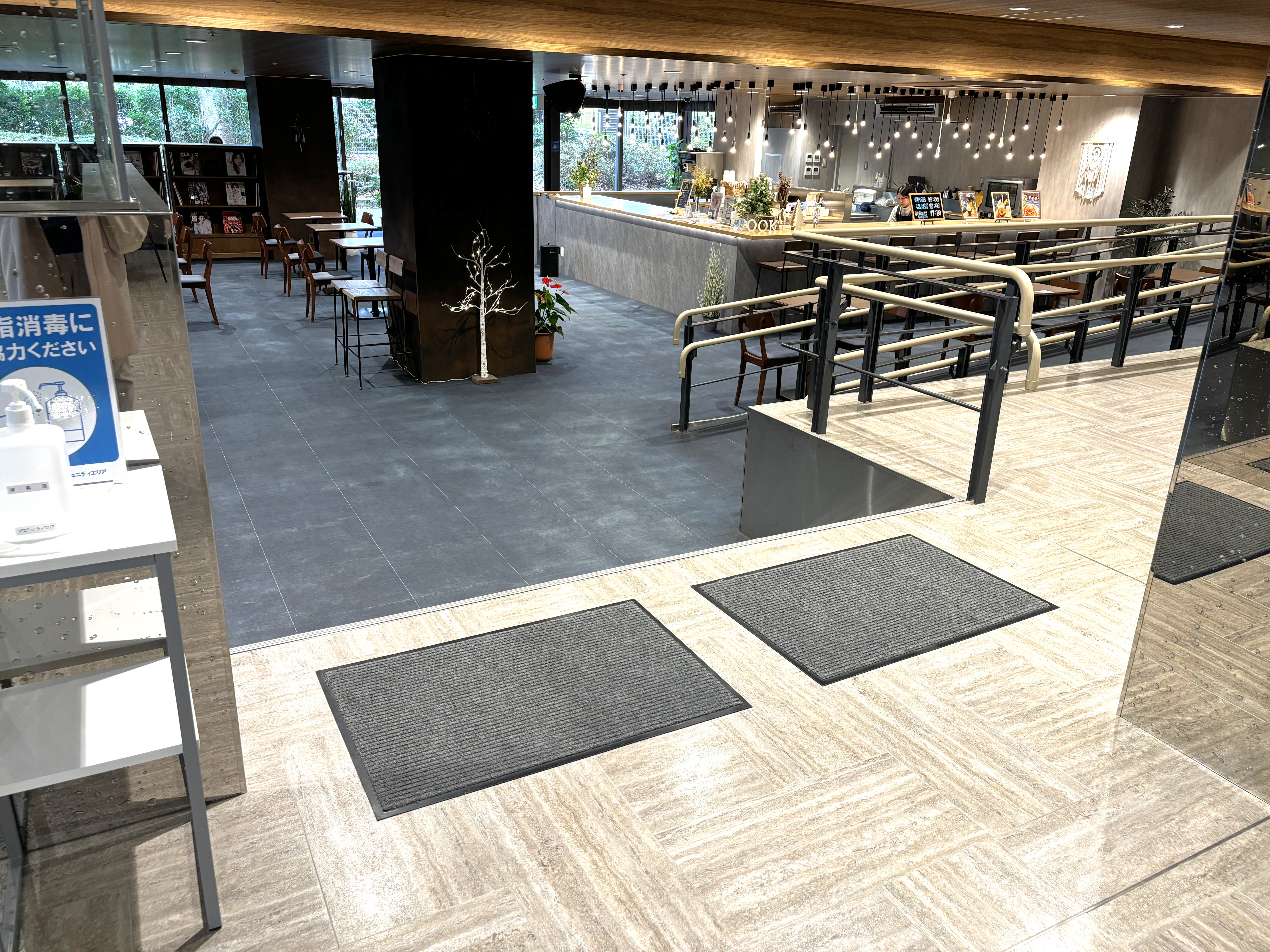 ブックカフェ入口