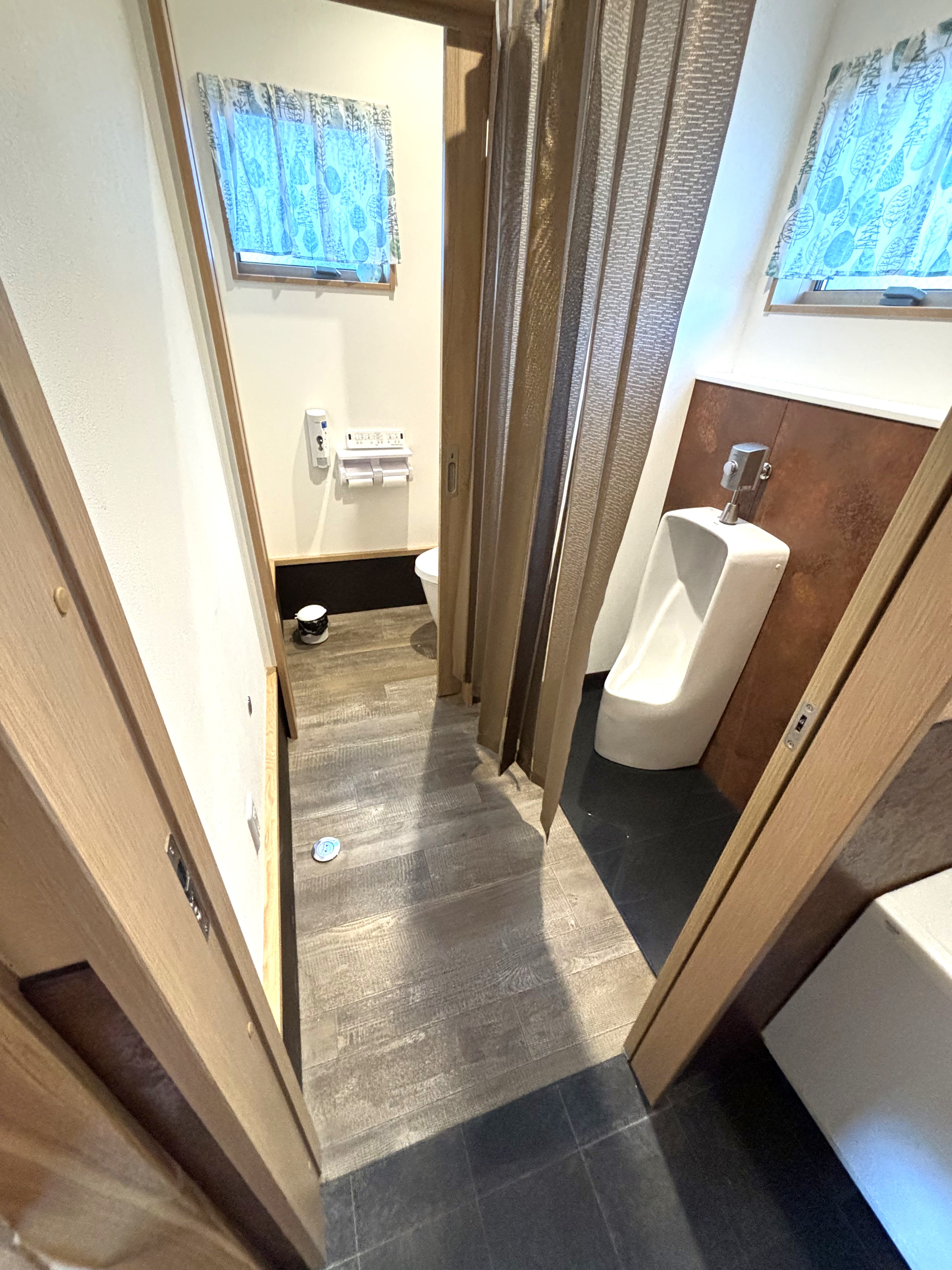 トイレ内はフラットです