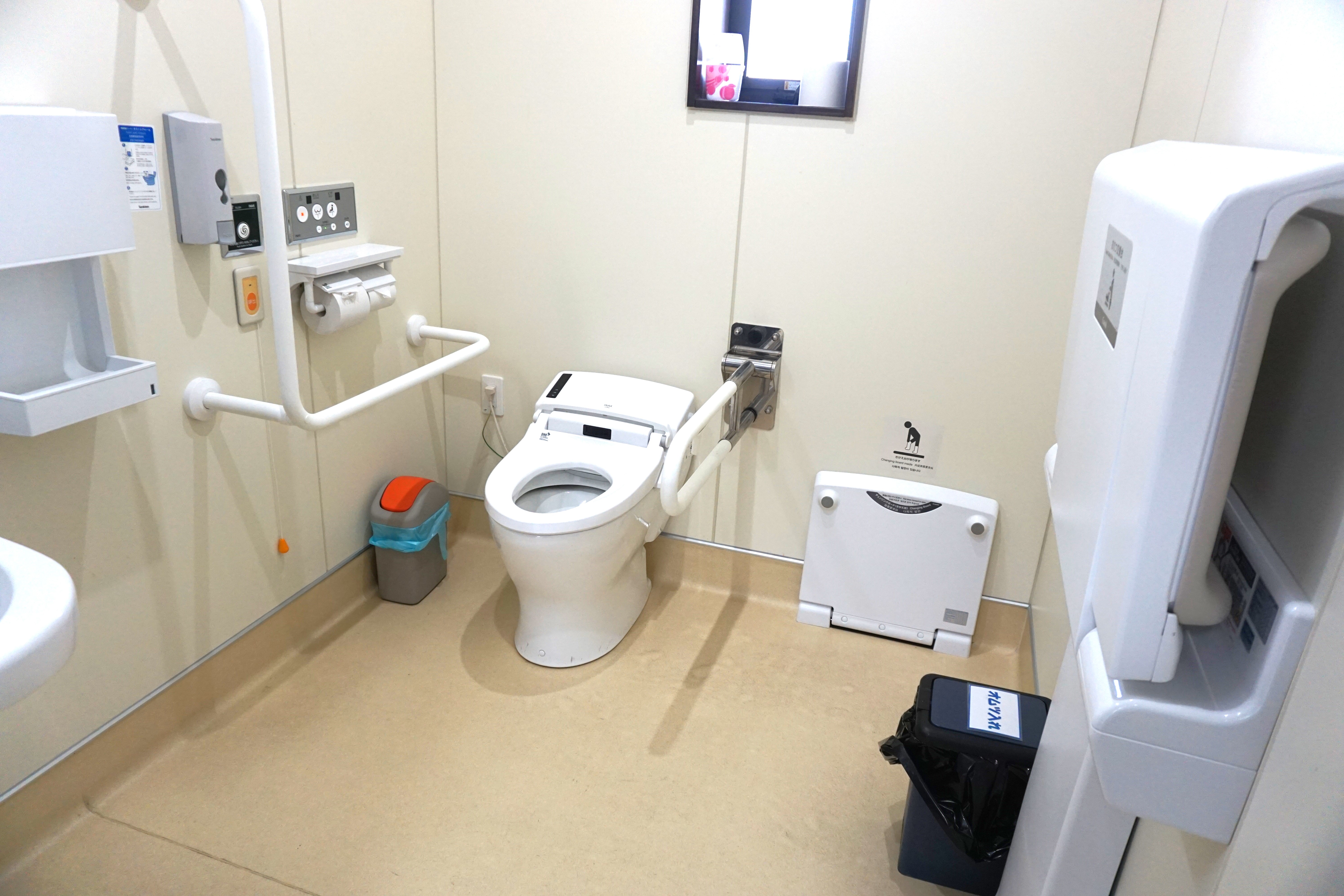 バリアフリートイレ