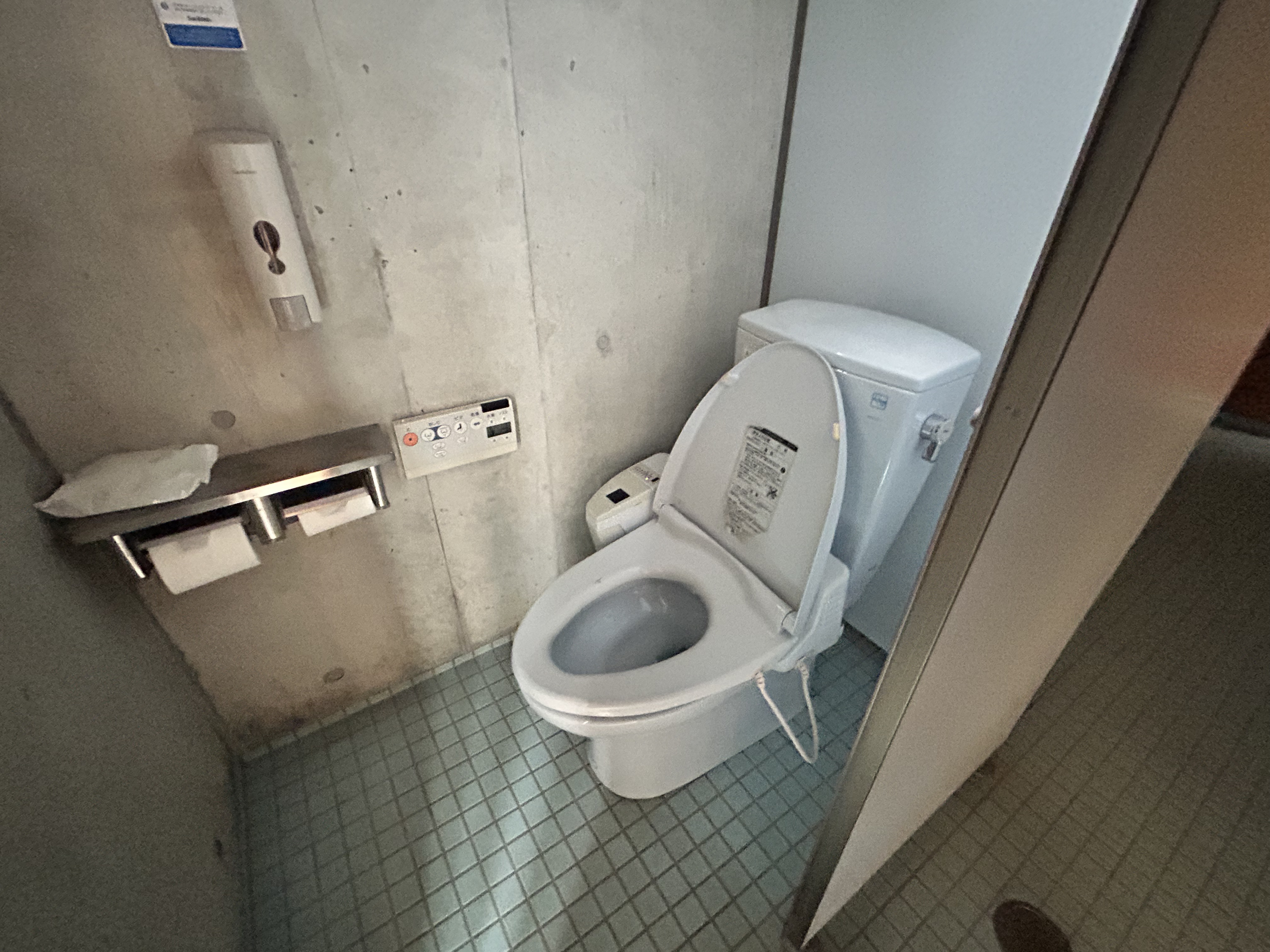 男女共に洋式トイレ