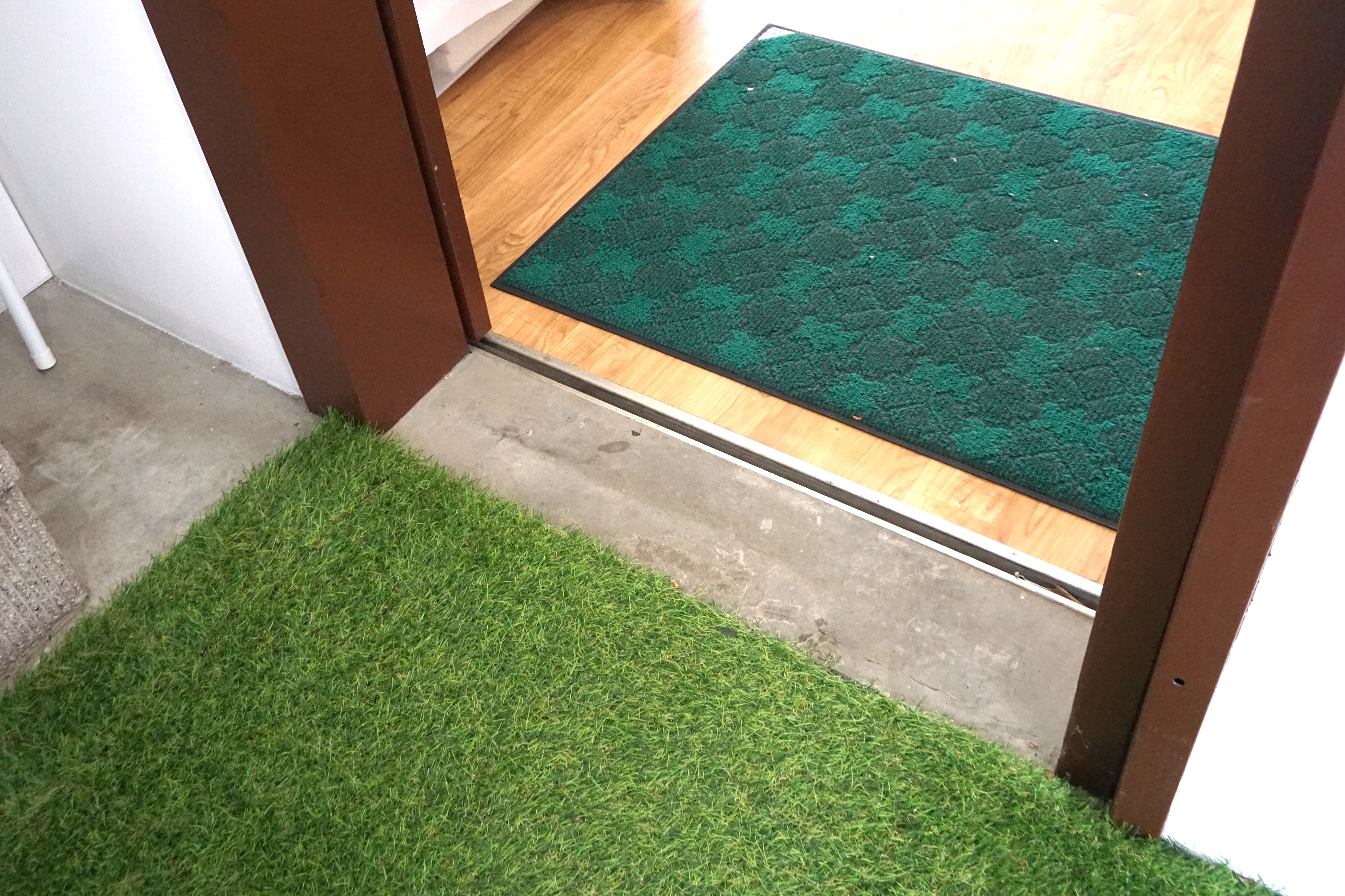 自動ドアで、段差なくフラットです