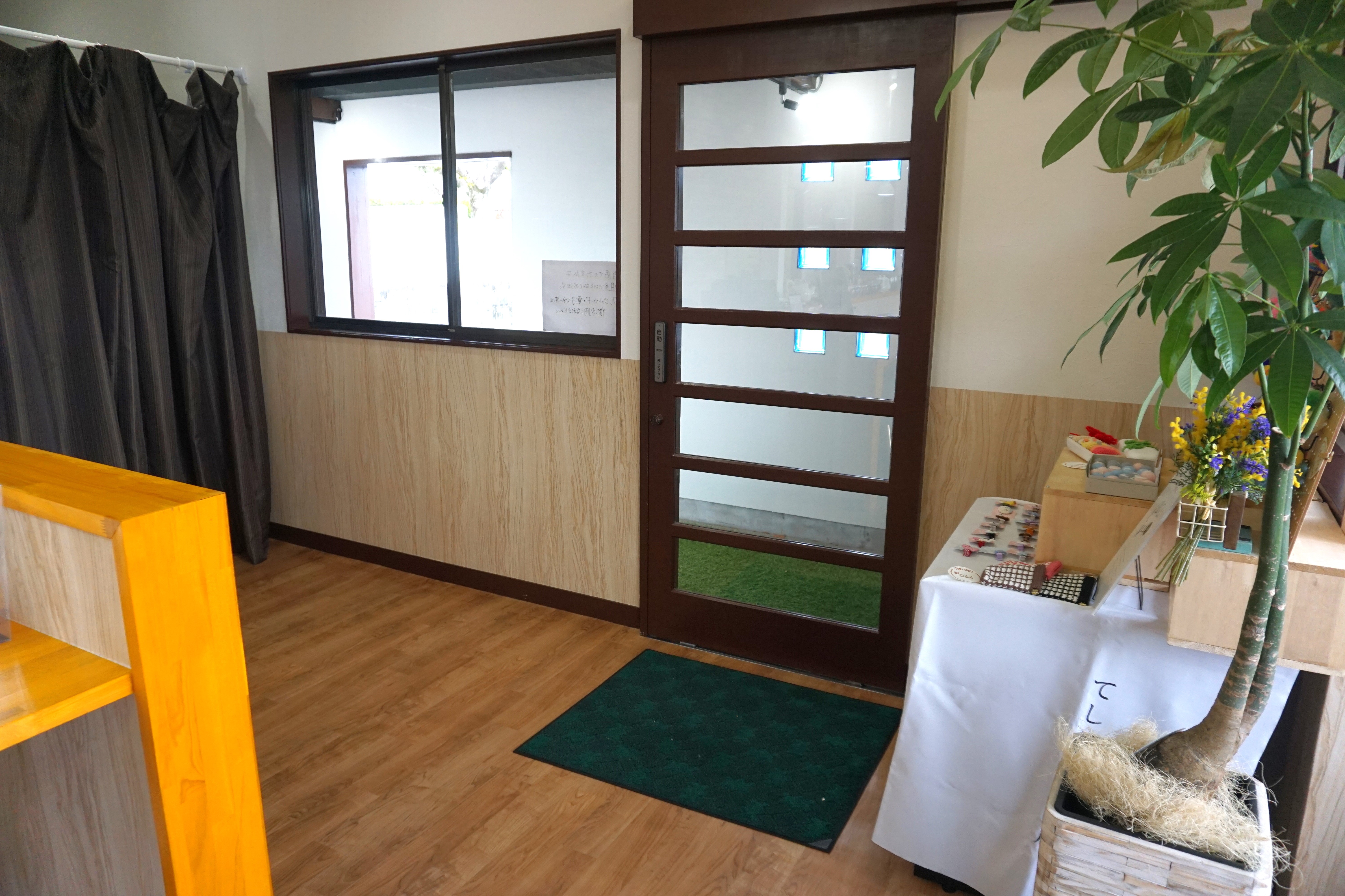 店舗内からの出入口