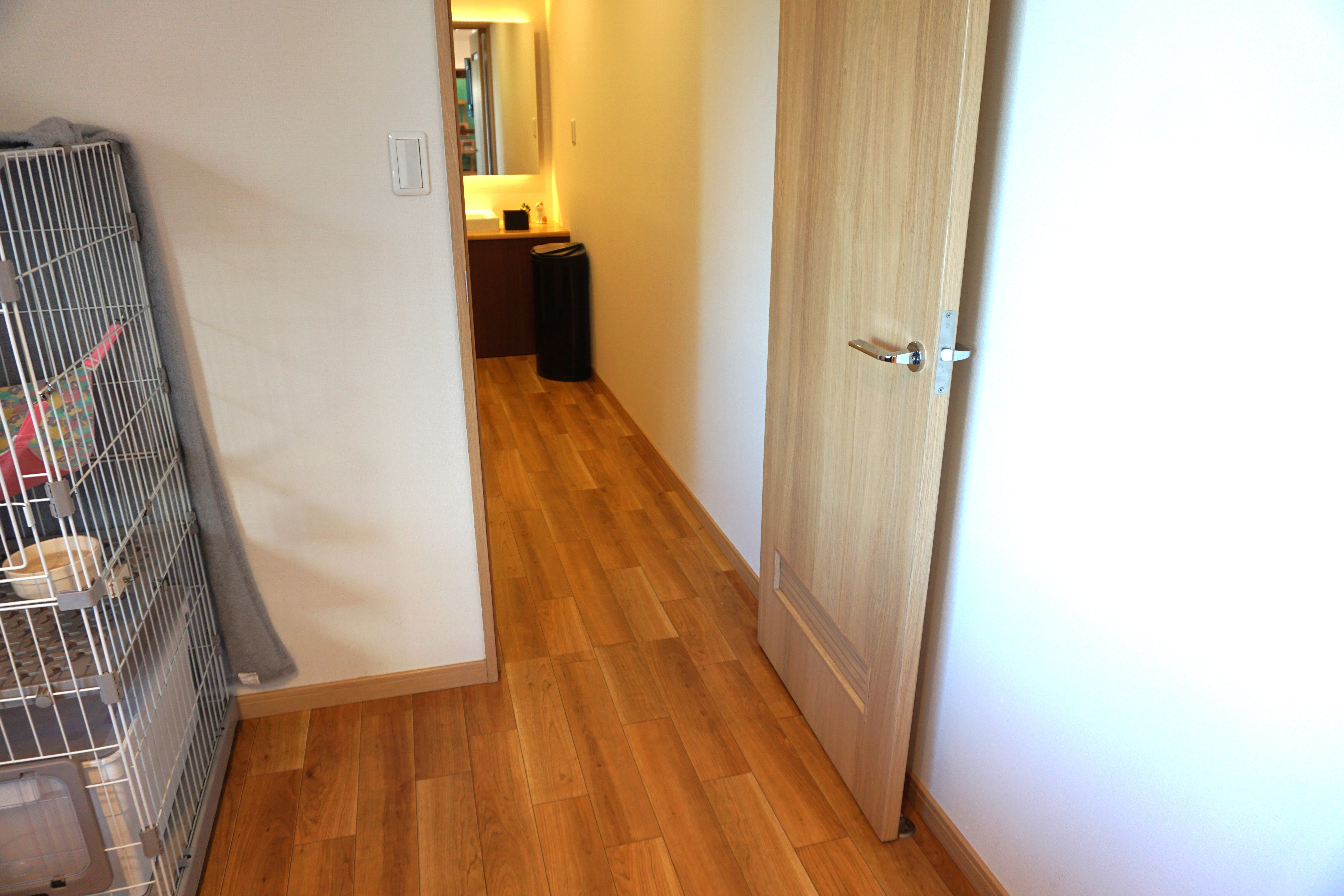 ドア奥にトイレあります