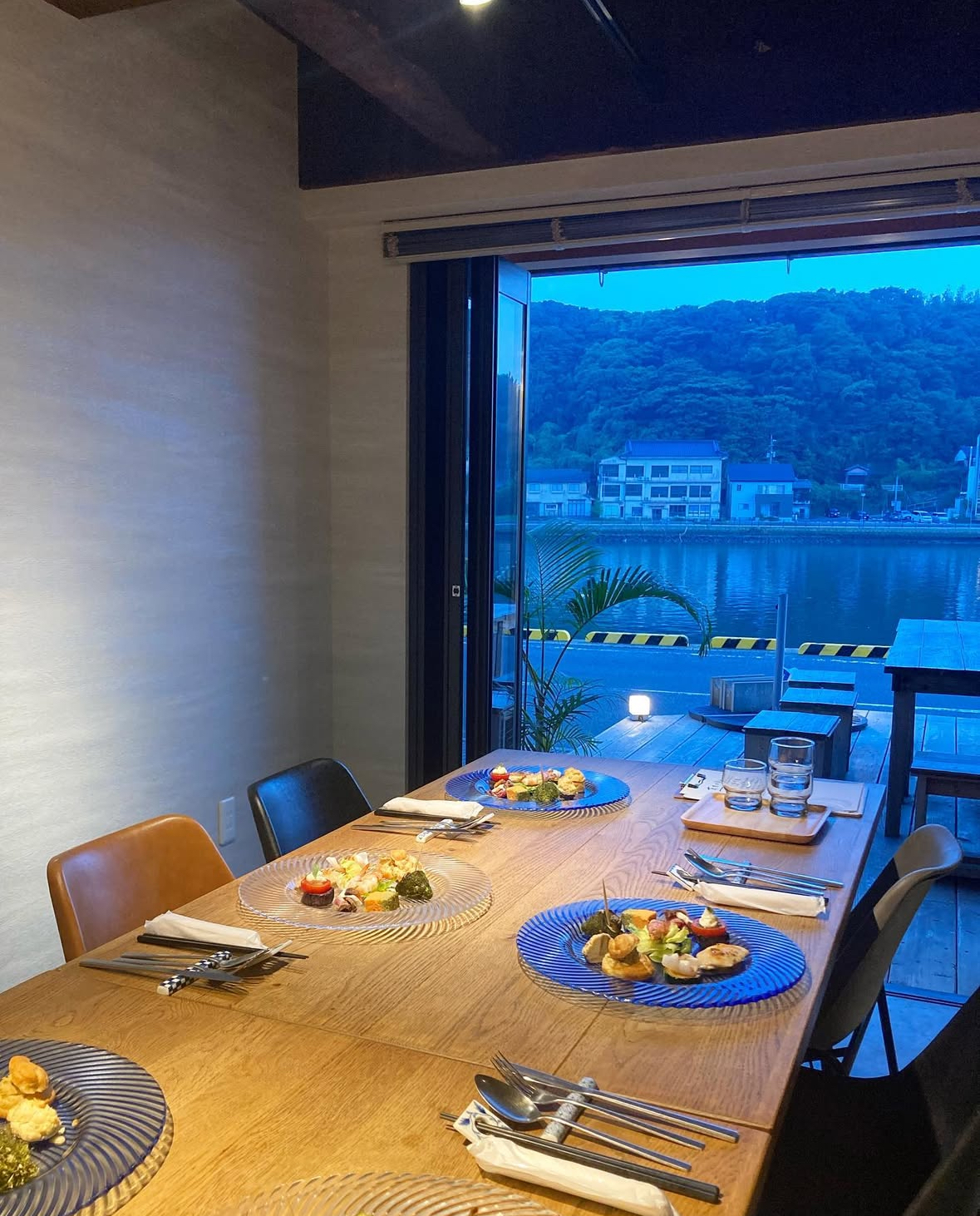 海を見ながらディナー