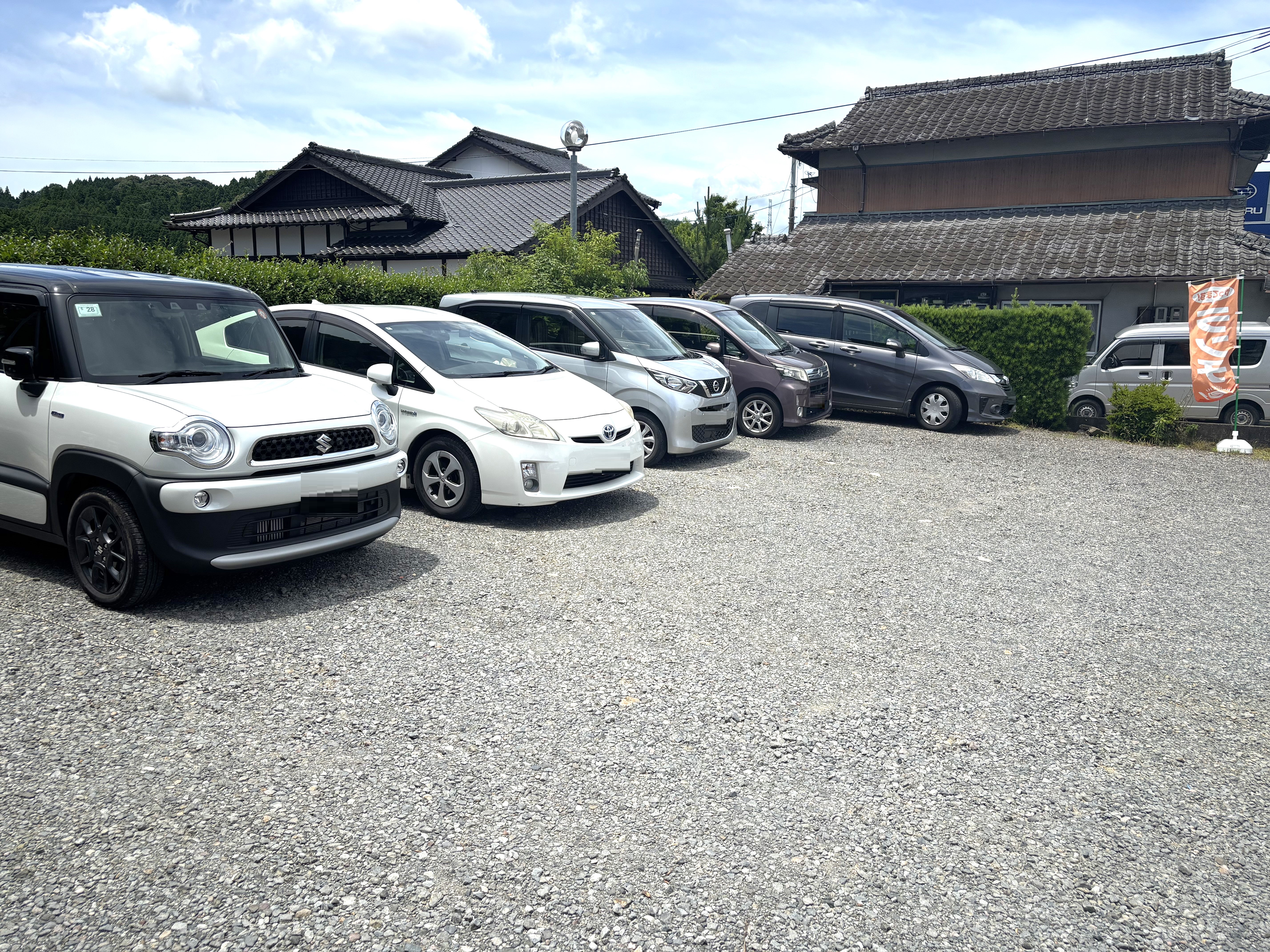 店舗横駐車場