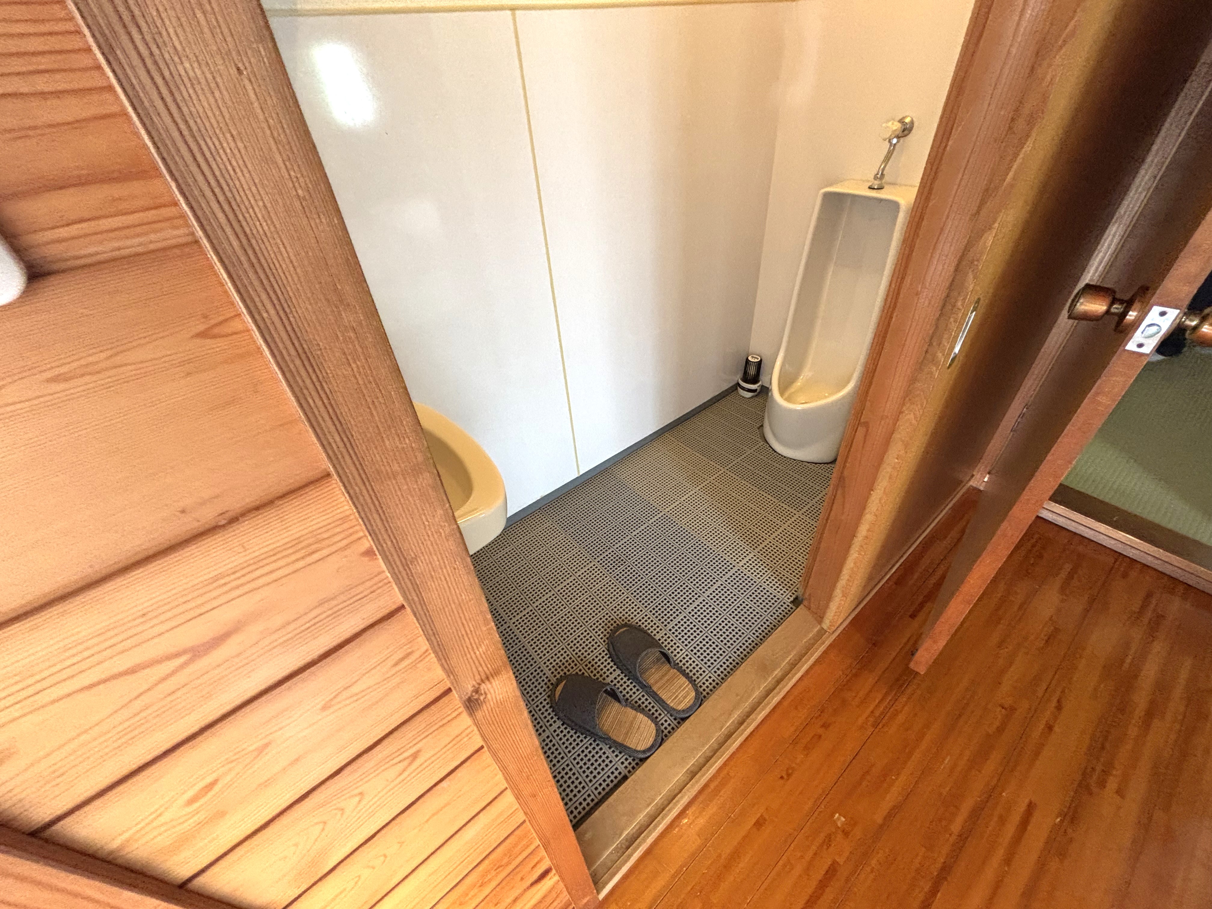 2階男性用トイレ