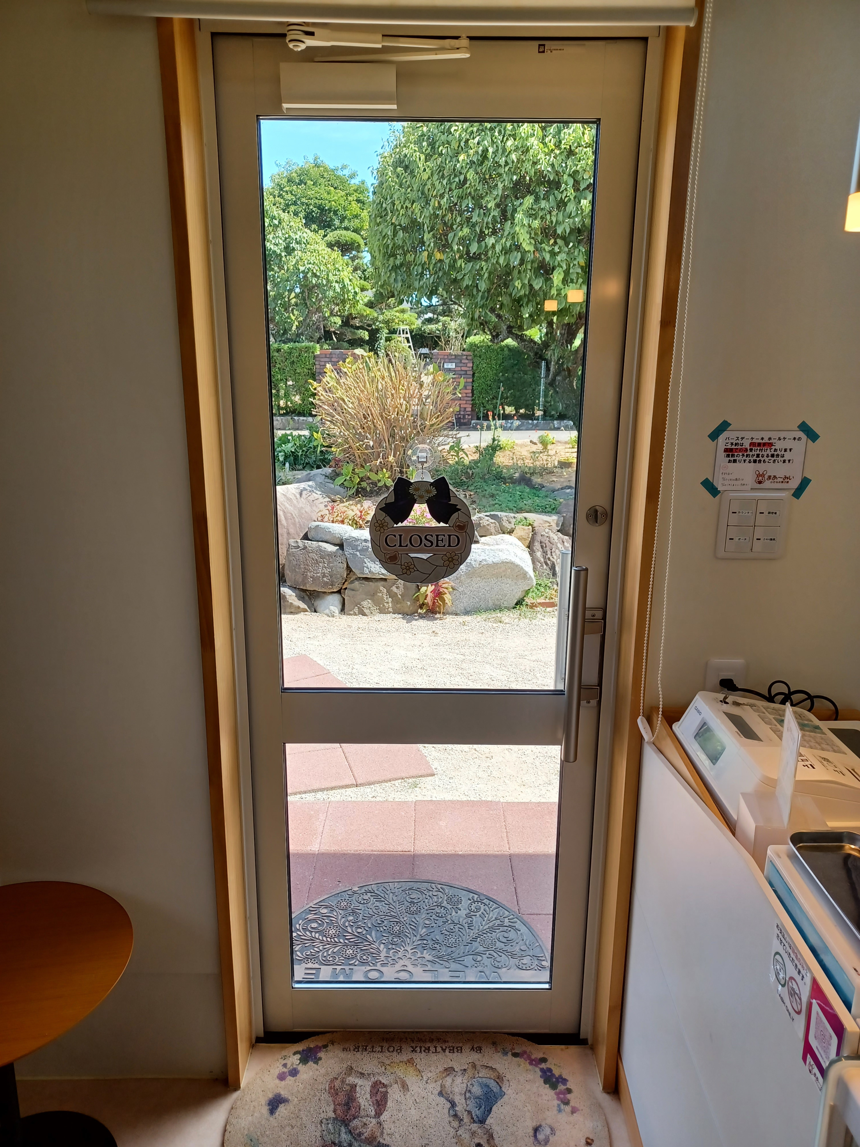 店舗側からの出入り口