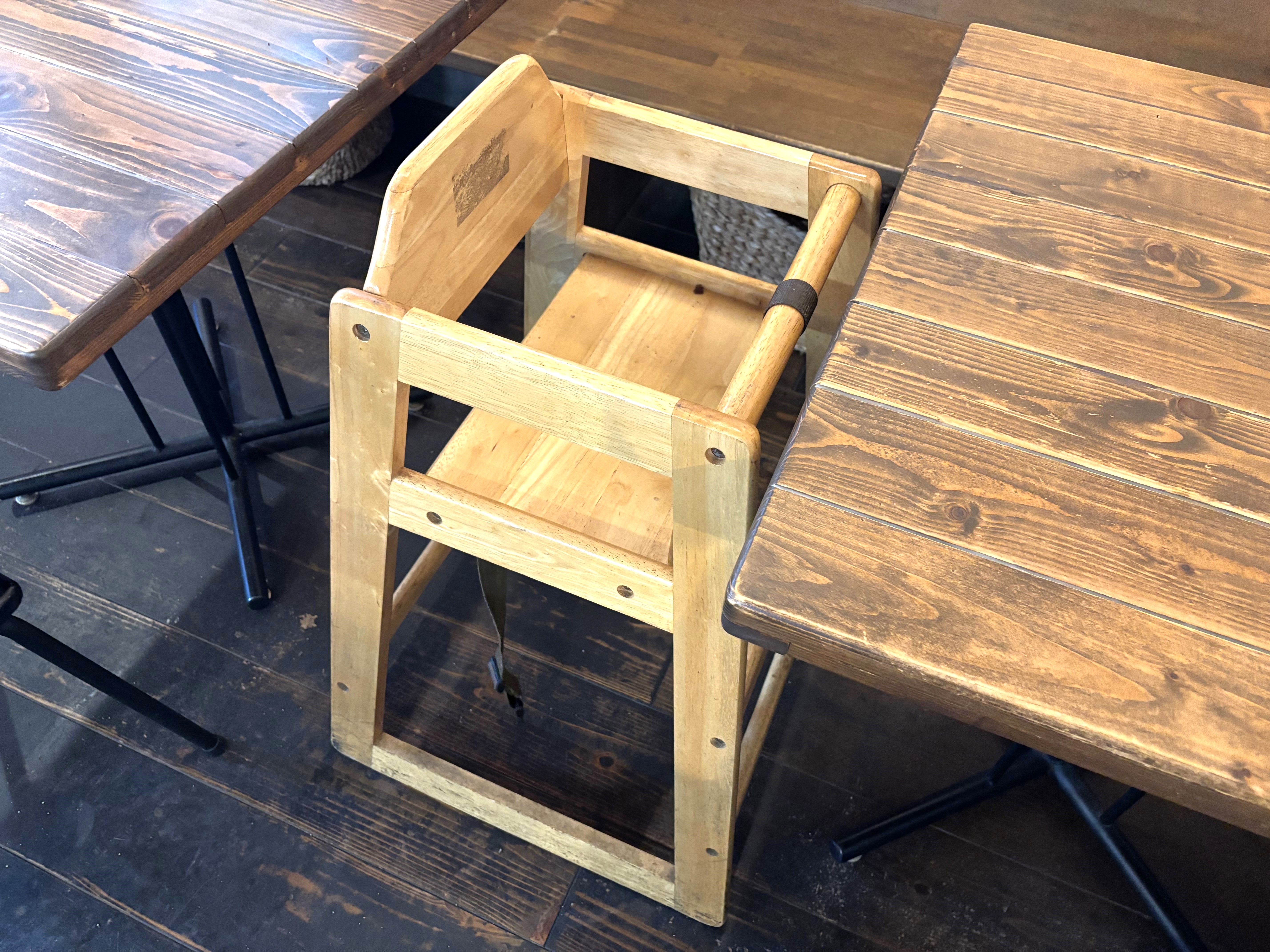 お子様用椅子あります