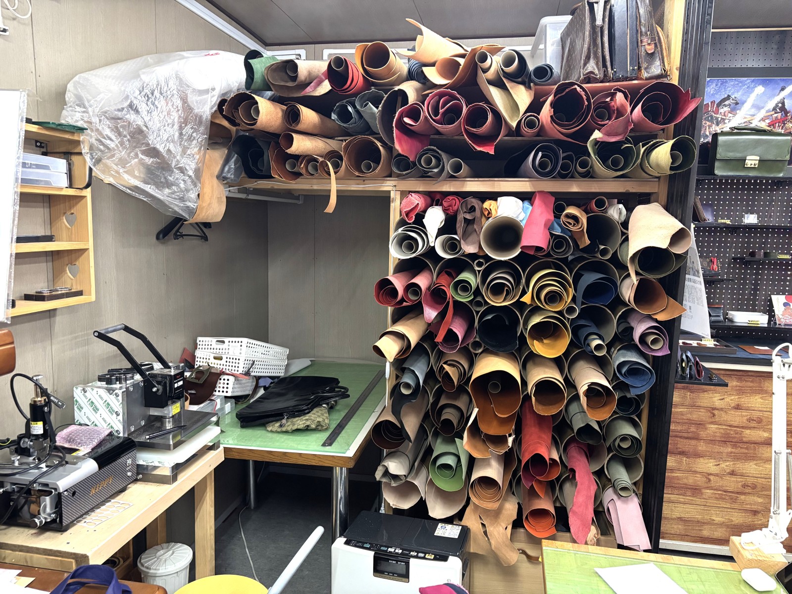 製品になる前の伊万里レザー