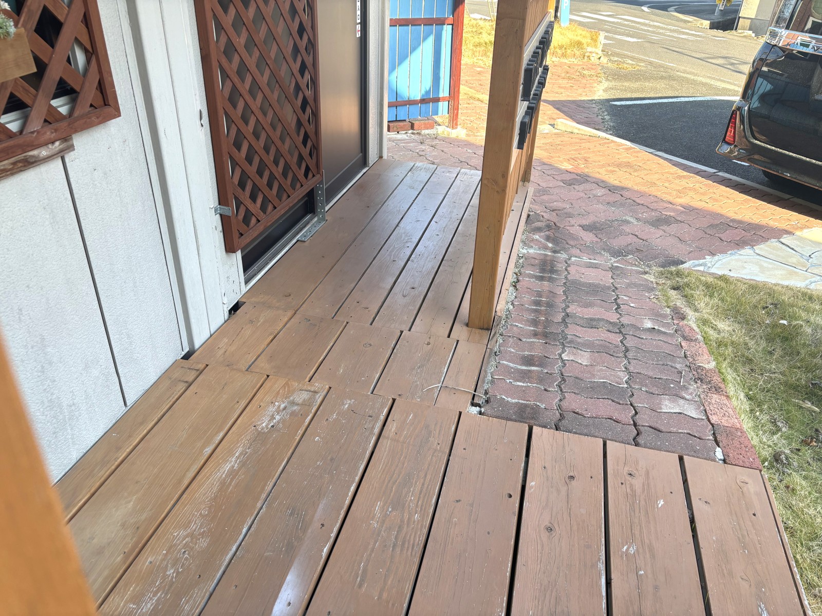 出入口への通路