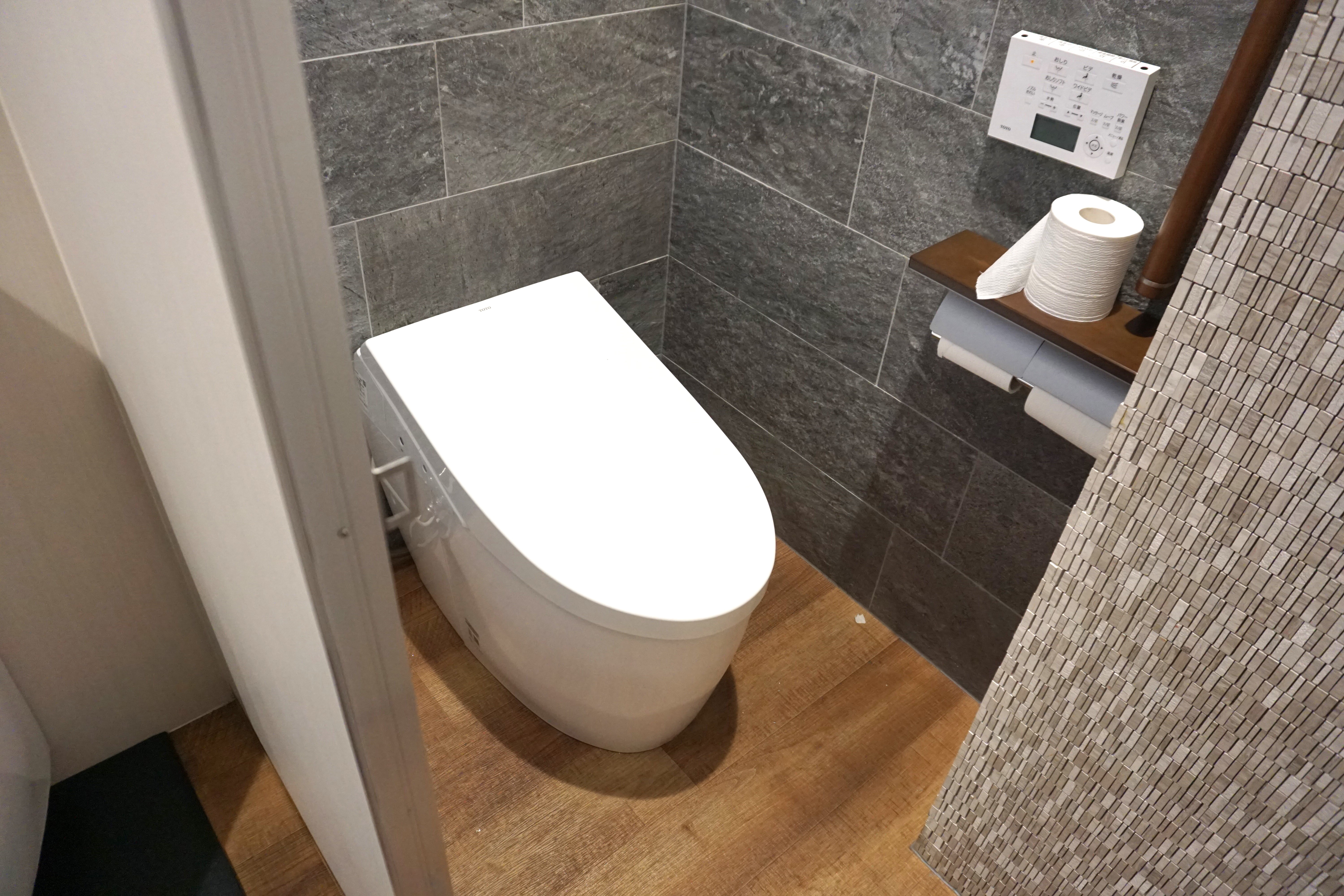 男性用トイレ内